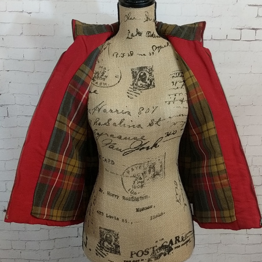 BRITISH KHAKI Embroidered Fall Leaves Vest - Picture 3 of 7
